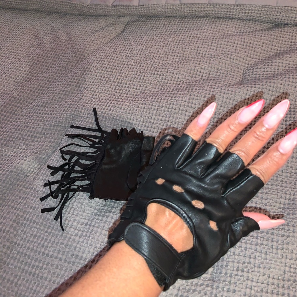 Fashionable bike gloves